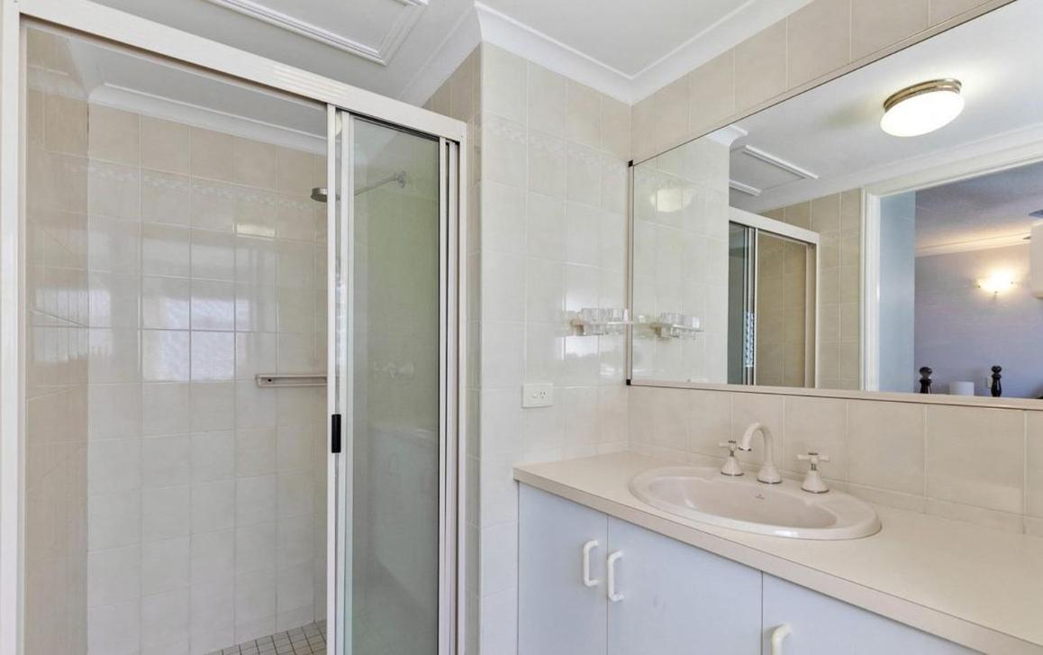 Villa Venezia Apt 3 - Spacious Hervey Bay Beachfront Apartment Ngoại thất bức ảnh